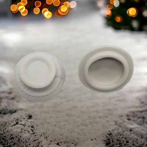 Victorian Trading Company Lidded Floral Porcelain Box - Picture 3 of 5